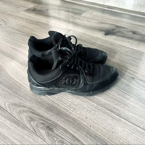 Auth. CHANEL sneakers 40